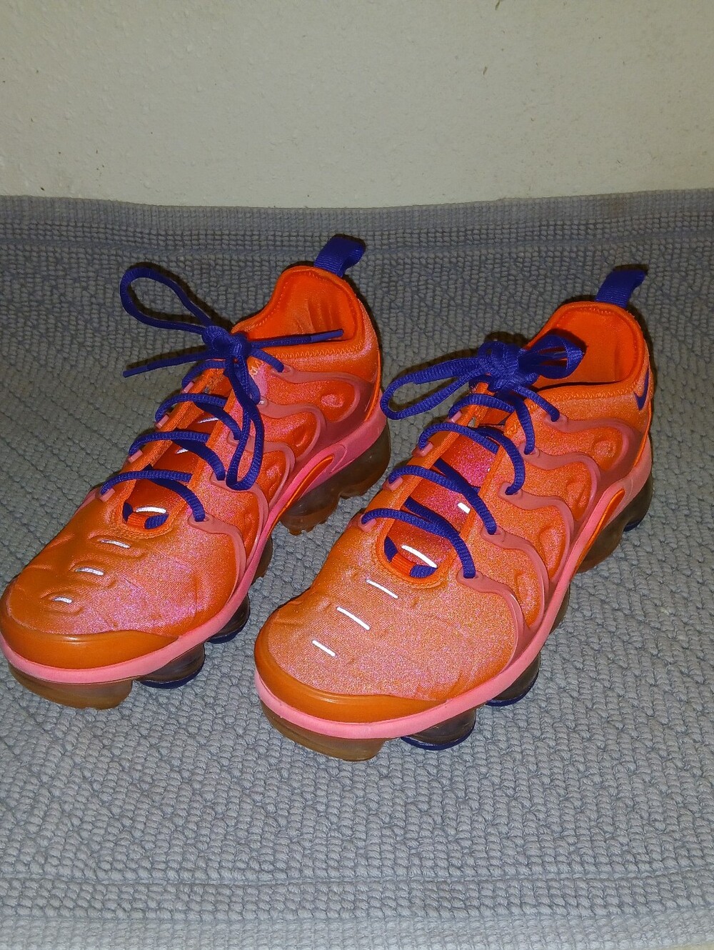 Nike Air VaporMax Plus Womens Pink Sz 8 Running Shoes Sneakers